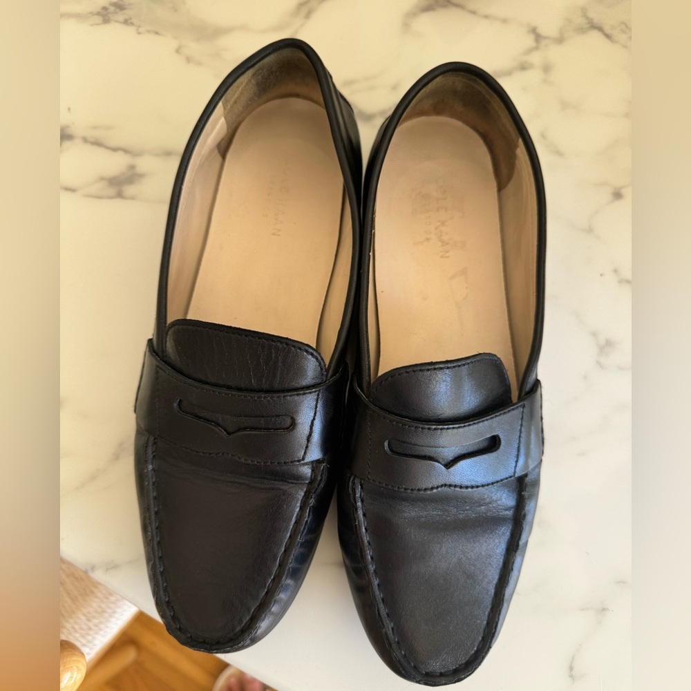 Cole Hoan pre-worn black leather loafers